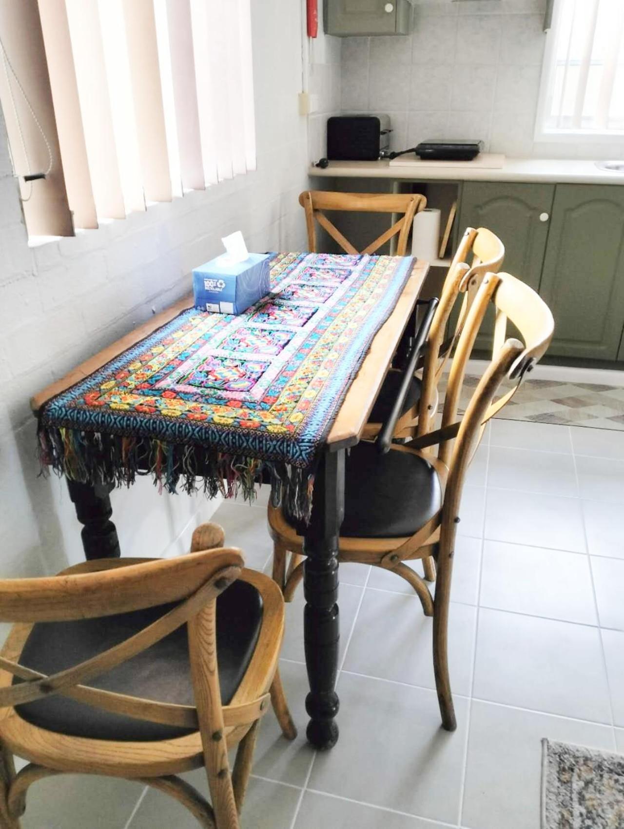 Guest Suite-2 Beds,private Entry, Bathroom & Laundry Wollongong